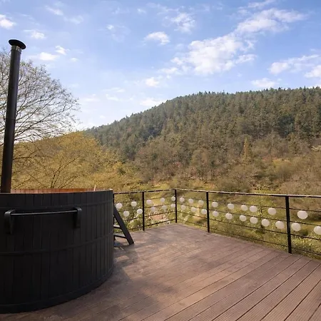 Gruber Forrest With Real Wood Hottub بيت للعطل