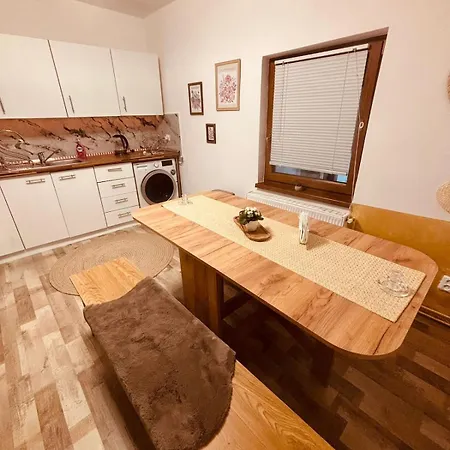 Gruber Forrest With Real Wood Hottub بيت للعطل *