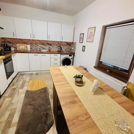 بيت للعطل Gruber Forrest With Real Wood Hottub *